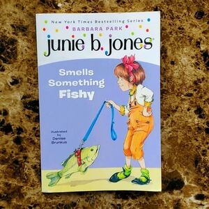 Junie B. Jones - Smells Something Fishy
